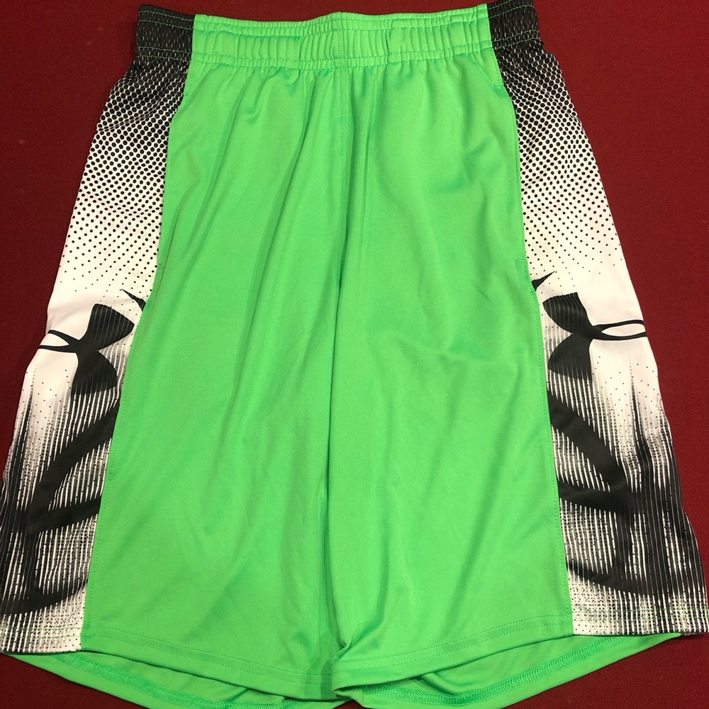 Under armor shorts NWT!!